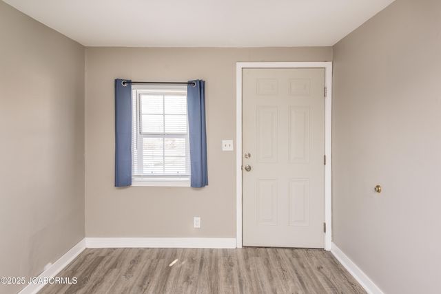 9112 BODE FERRY ROAD, Jefferson City, MO 65101