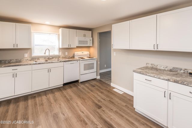 9112 BODE FERRY ROAD, Jefferson City, MO 65101