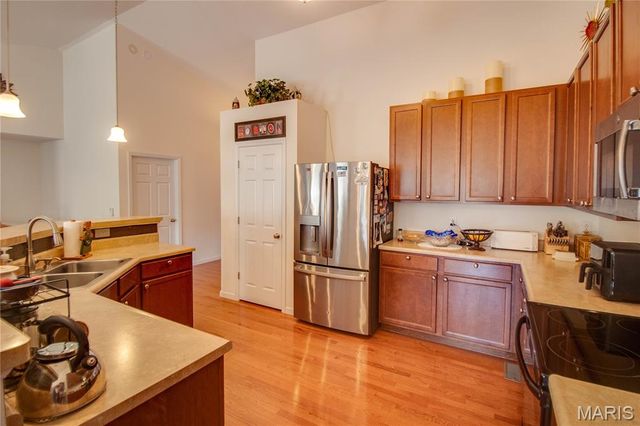 6814 Kensington Drive, Maryville, IL 62062