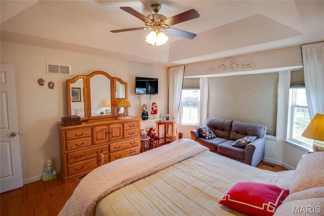 6814 Kensington Drive, Maryville, IL 62062