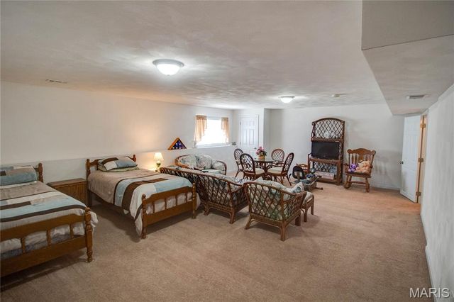 6814 Kensington Drive, Maryville, IL 62062