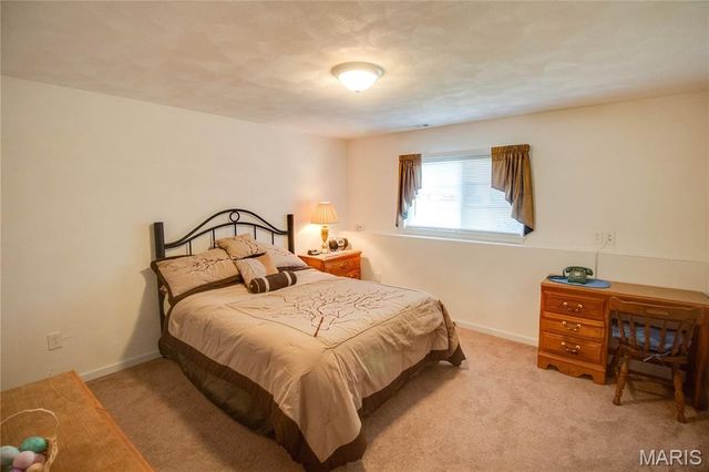 6814 Kensington Drive, Maryville, IL 62062