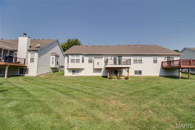 6814 Kensington Drive, Maryville, IL 62062