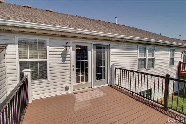 6814 Kensington Drive, Maryville, IL 62062
