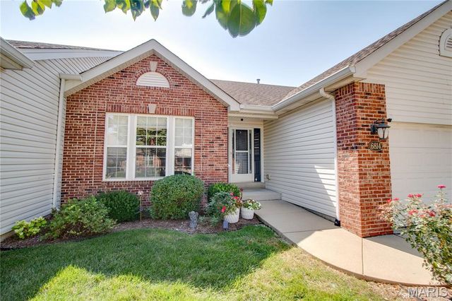 6814 Kensington Drive, Maryville, IL 62062