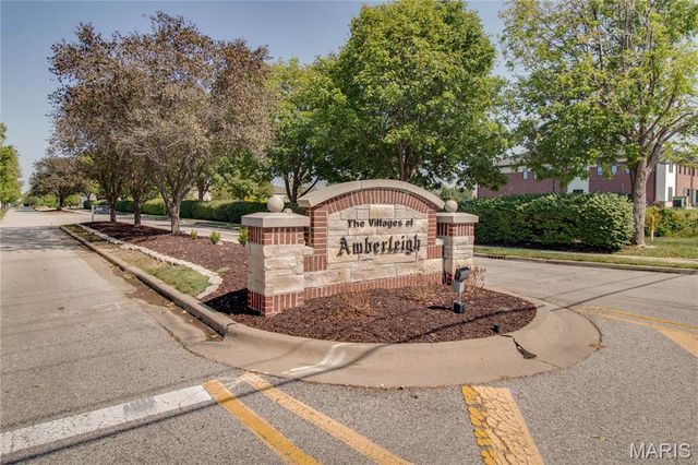 6814 Kensington Drive, Maryville, IL 62062
