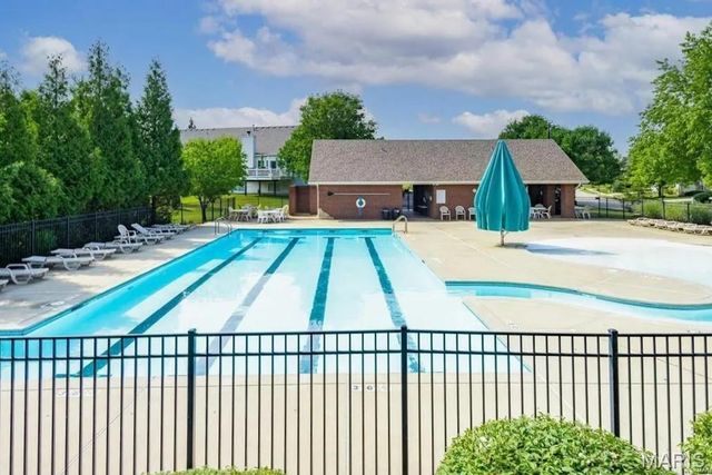 6814 Kensington Drive, Maryville, IL 62062