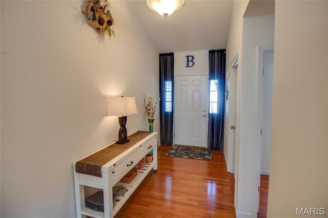 6814 Kensington Drive, Maryville, IL 62062