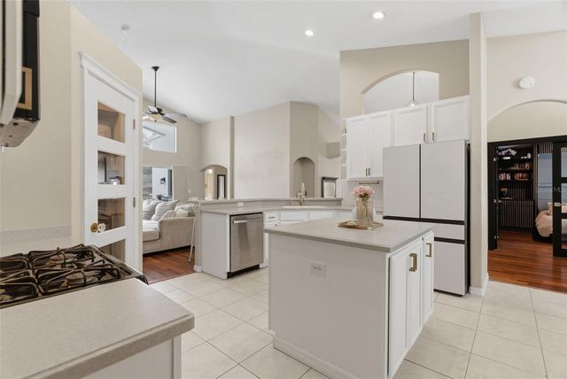 5826 HERONVIEW CRESCENT DRIVE, Lithia, FL 33547