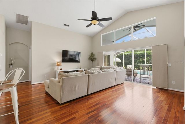5826 HERONVIEW CRESCENT DRIVE, Lithia, FL 33547