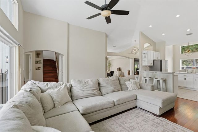 5826 HERONVIEW CRESCENT DRIVE, Lithia, FL 33547