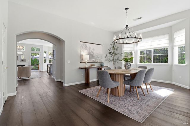 1043 Allen St, Petaluma, CA 94954