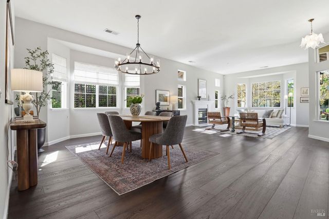 1043 Allen St, Petaluma, CA 94954