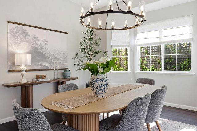 1043 Allen St, Petaluma, CA 94954