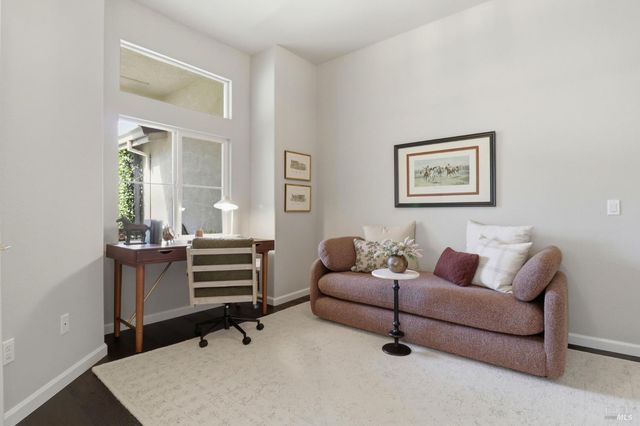 1043 Allen St, Petaluma, CA 94954