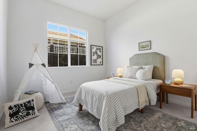 1043 Allen St, Petaluma, CA 94954