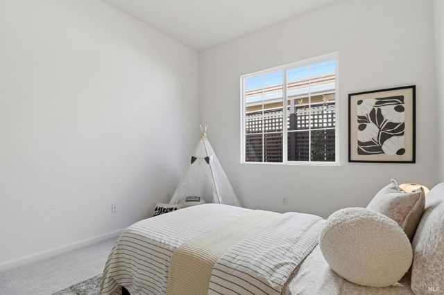 1043 Allen St, Petaluma, CA 94954