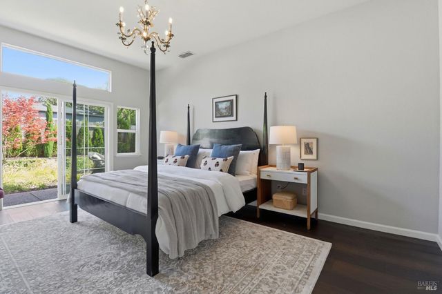 1043 Allen St, Petaluma, CA 94954