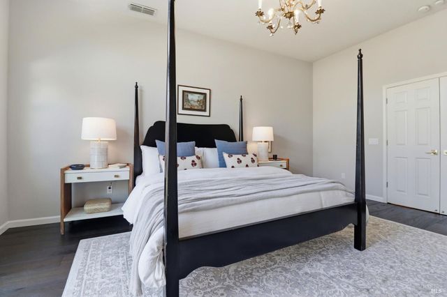 1043 Allen St, Petaluma, CA 94954