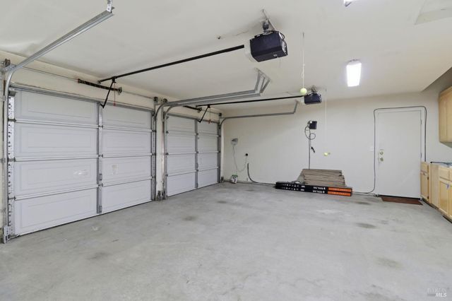 1043 Allen St, Petaluma, CA 94954