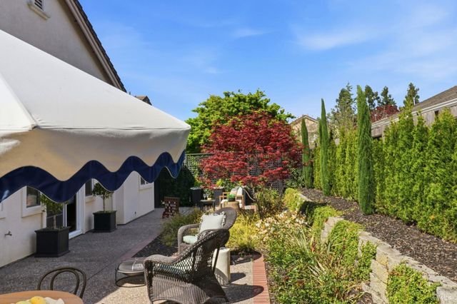 1043 Allen St, Petaluma, CA 94954