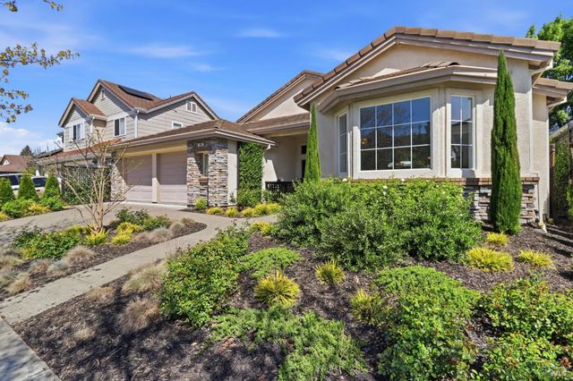 1043 Allen St, Petaluma, CA 94954