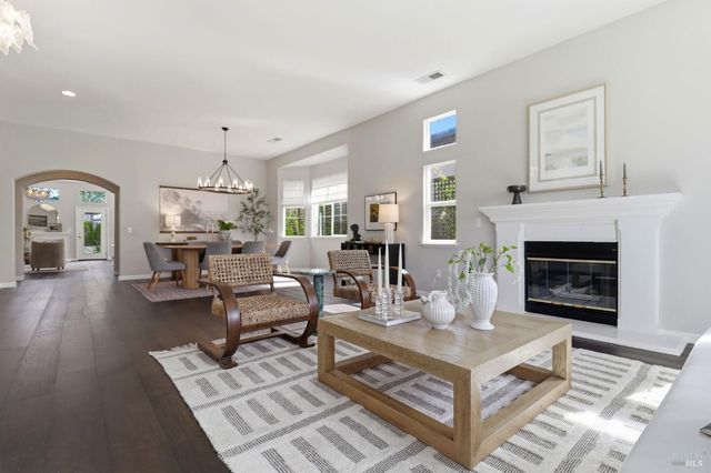 1043 Allen St, Petaluma, CA 94954