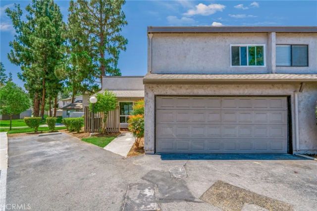 3002 E Via Siena, Anaheim, CA 92806