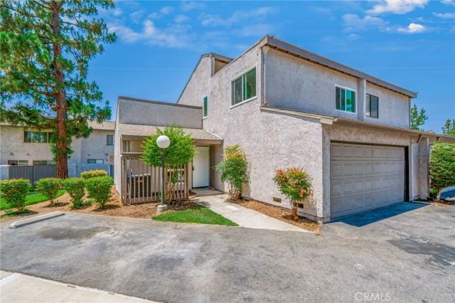 3002 E Via Siena, Anaheim, CA 92806