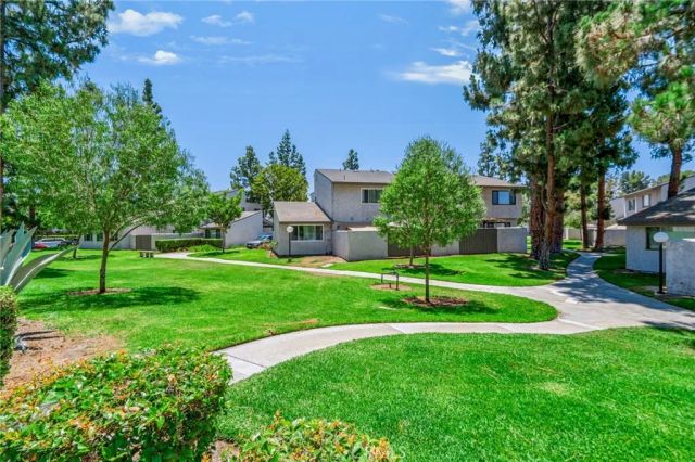 3002 E Via Siena, Anaheim, CA 92806