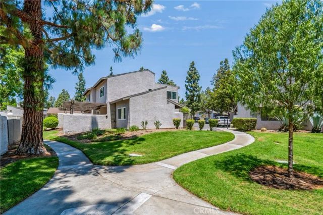 3002 E Via Siena, Anaheim, CA 92806