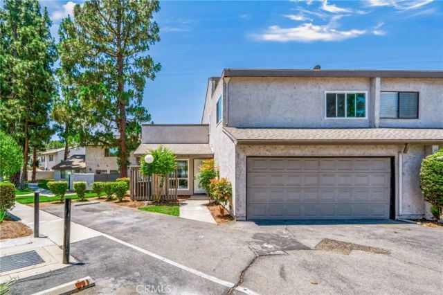 3002 E Via Siena, Anaheim, CA 92806