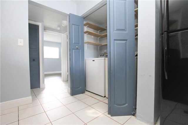 3413 NW 44th Street 107, Oakland Park, FL 33309