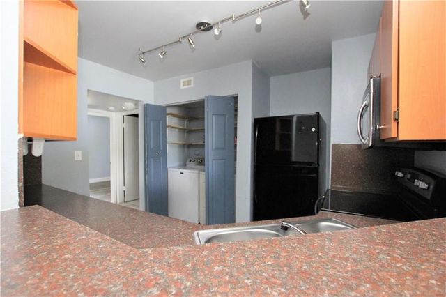 3413 NW 44th Street 107, Oakland Park, FL 33309