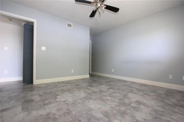 3413 NW 44th Street 107, Oakland Park, FL 33309