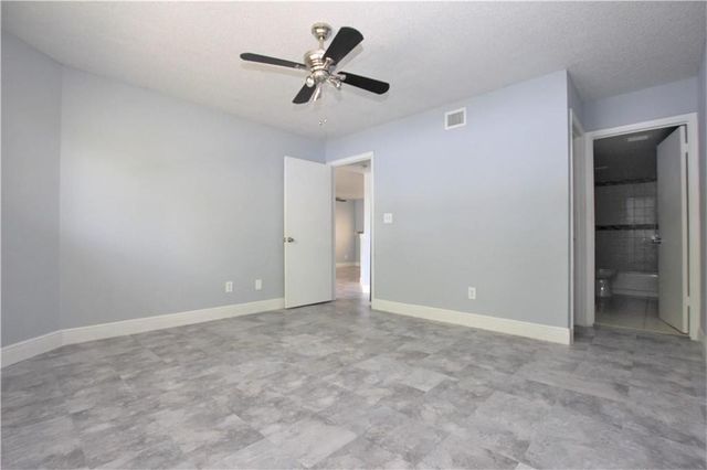 3413 NW 44th Street 107, Oakland Park, FL 33309