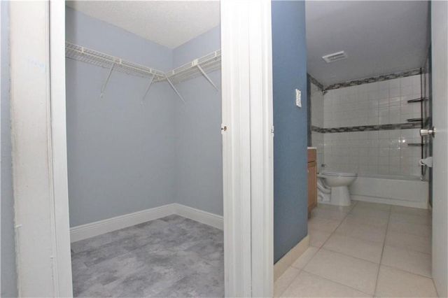 3413 NW 44th Street 107, Oakland Park, FL 33309