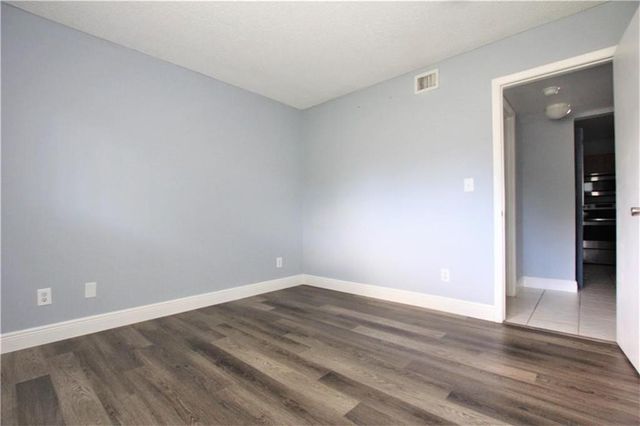 3413 NW 44th Street 107, Oakland Park, FL 33309