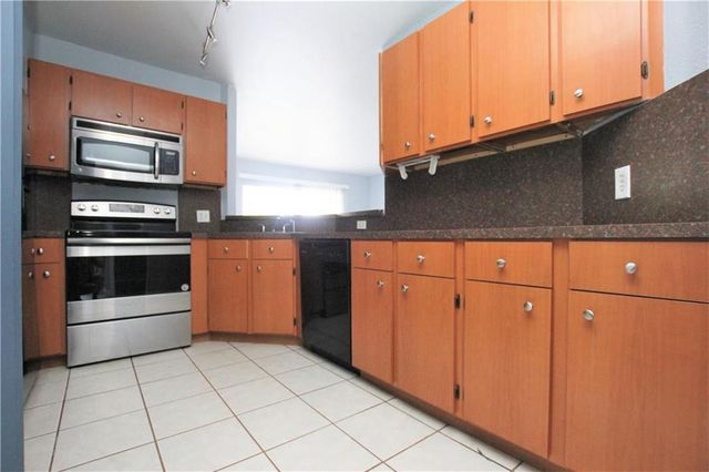 3413 NW 44th Street 107, Oakland Park, FL 33309