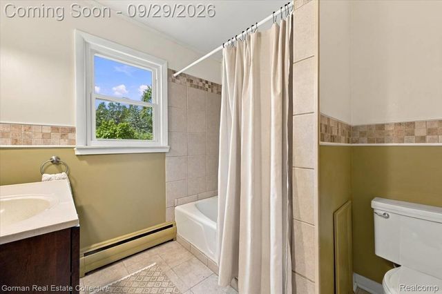 11 Jersey Street, Oxford Village, MI 48371