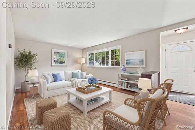 11 Jersey Street, Oxford Village, MI 48371