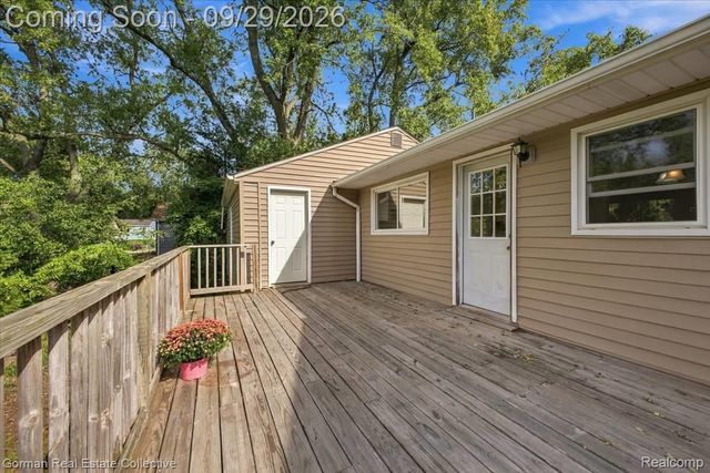 11 Jersey Street, Oxford Village, MI 48371