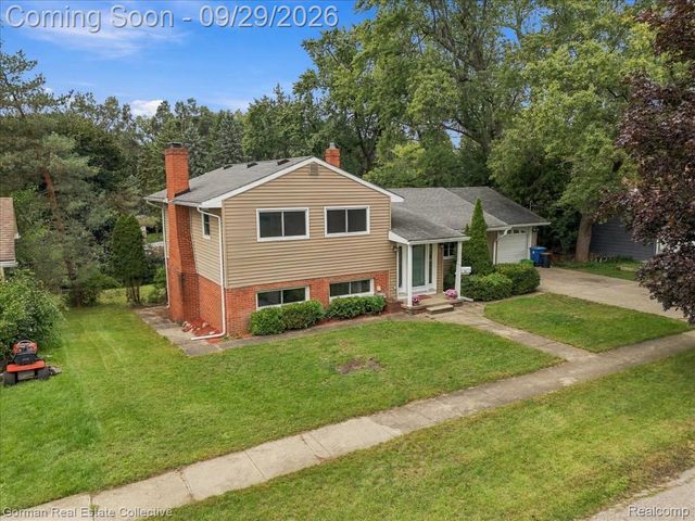 11 Jersey Street, Oxford Village, MI 48371