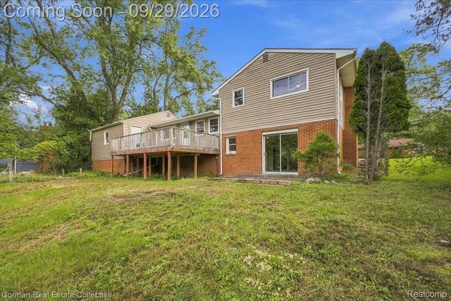 11 Jersey Street, Oxford Village, MI 48371