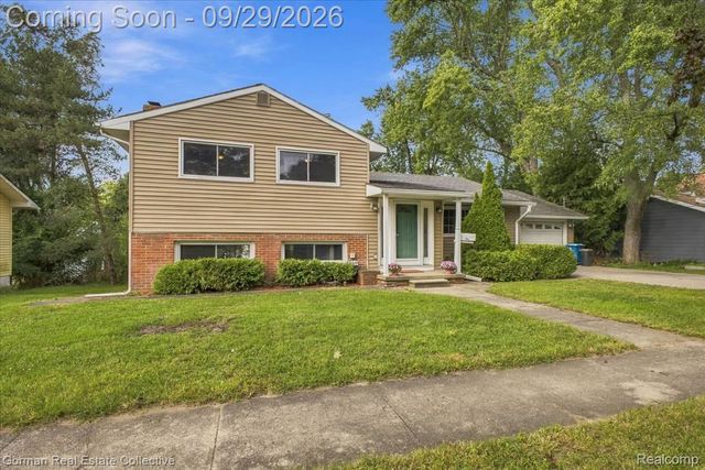 11 Jersey Street, Oxford Village, MI 48371