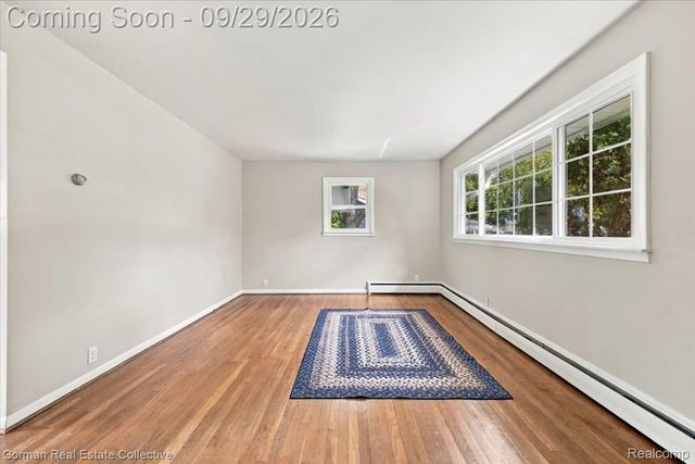11 Jersey Street, Oxford Village, MI 48371