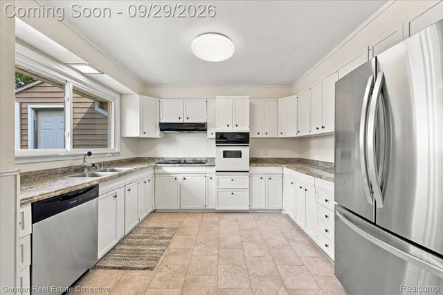 11 Jersey Street, Oxford Village, MI 48371