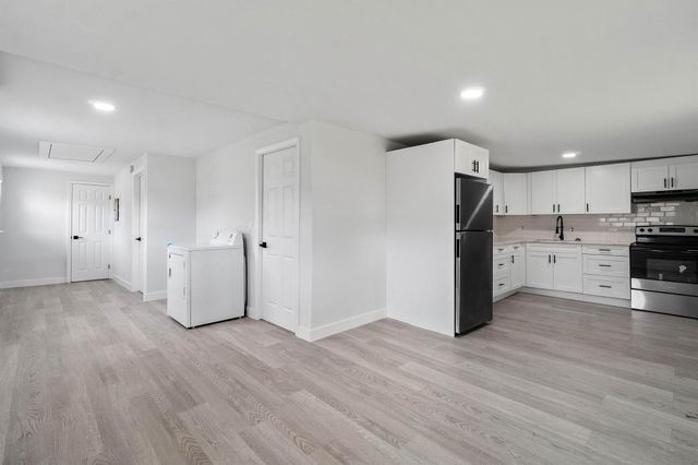 137 SW 9th Avenue, Delray Beach, FL 33444