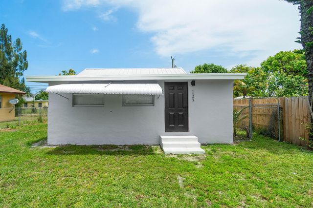 137 SW 9th Avenue, Delray Beach, FL 33444
