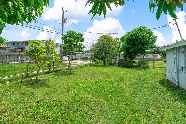 137 SW 9th Avenue, Delray Beach, FL 33444